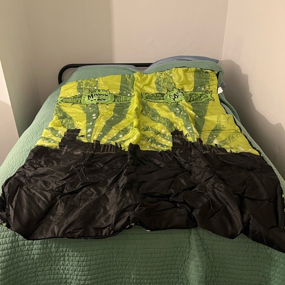 Very unique Magic Hat Brewing Company sleeping bag - Picture 10 of 11